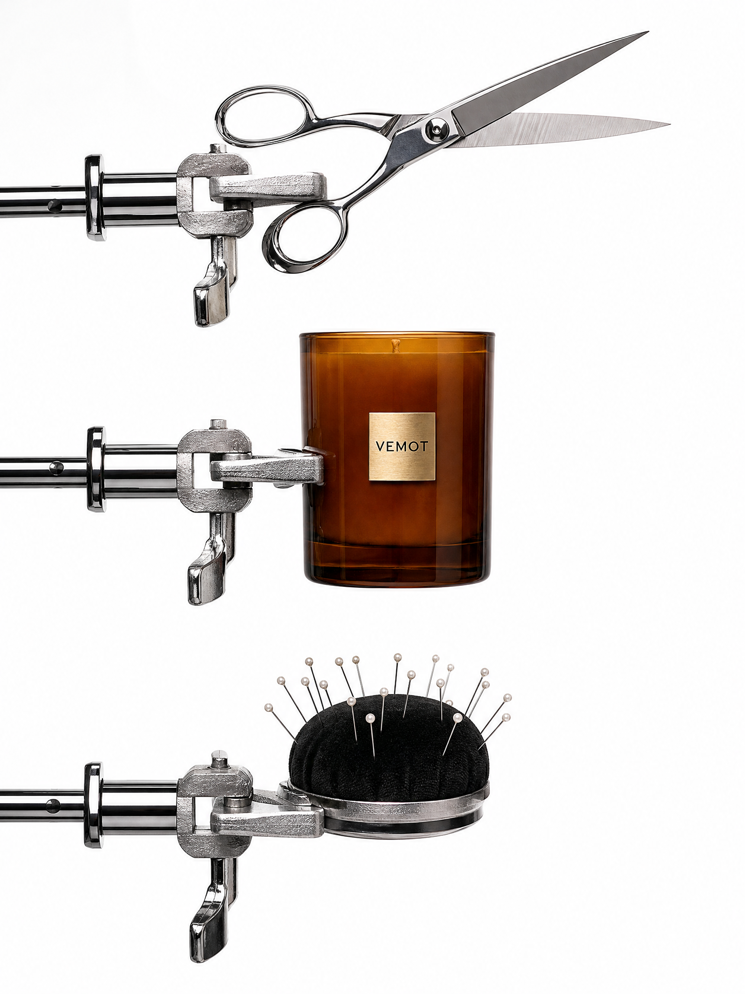 atelier candle with sewing tools